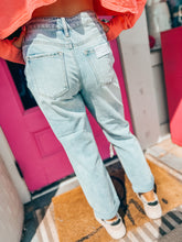 Load image into Gallery viewer, Distressed light wash boyfriend jeans
