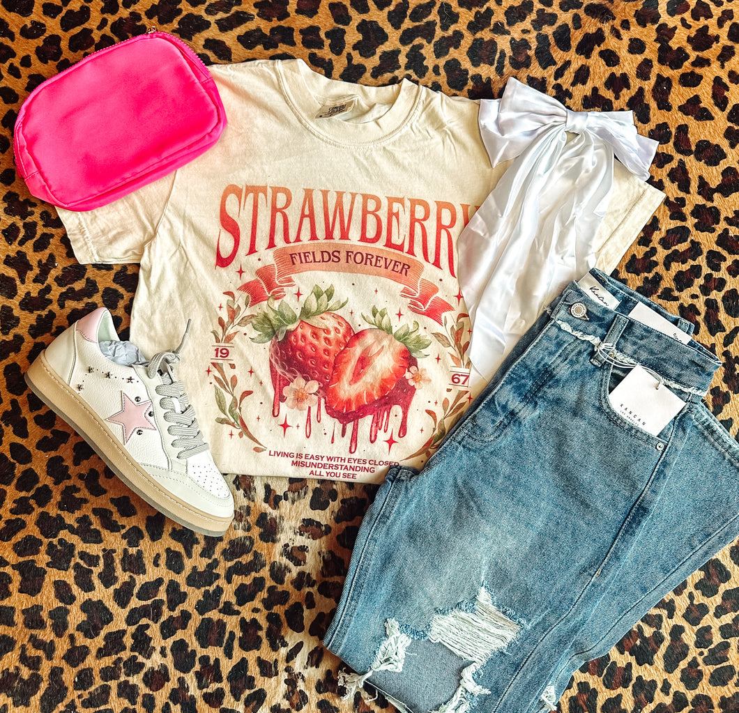 Strawberry fields tee