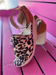 Leopard Pink Bulldog Shoes, 8.5